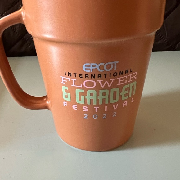 Minnie Mouse and Mickey Disney Mug - Picture 4 of 6